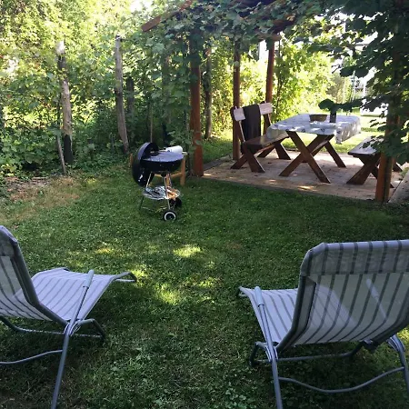 Apartment Sunflower Apartment, Napraforgoapartman Gyenesdiás