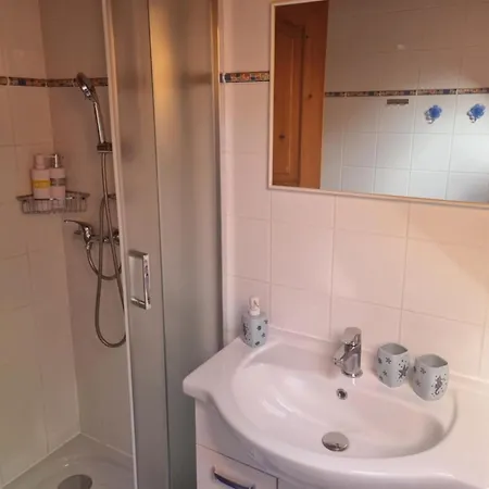 Sunflower Apartment, Napraforgoapartman Gyenesdias